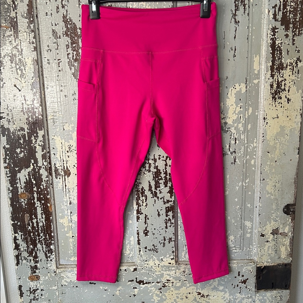 ZYIA Vibrant Fuchsia CAPRI LENGTH Leggings